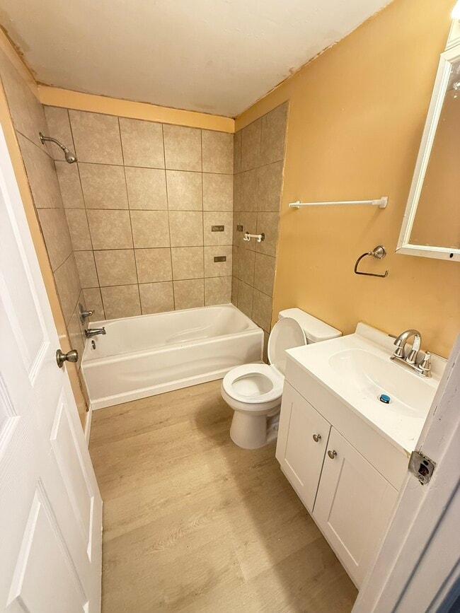 Building Photo - 4831 Saphire Ave