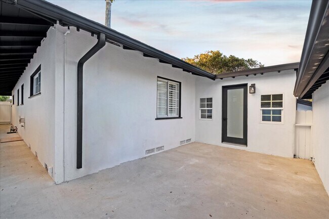 Building Photo - 16800 Bollinger Dr