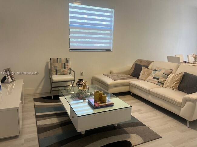 Building Photo - 8985 NW 98th Ave