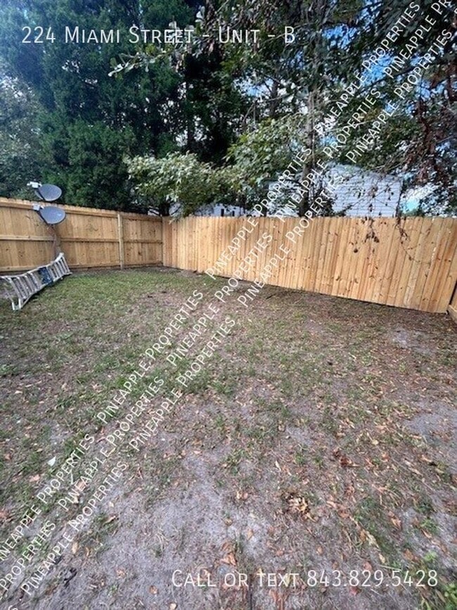 Building Photo - 224 Miami St