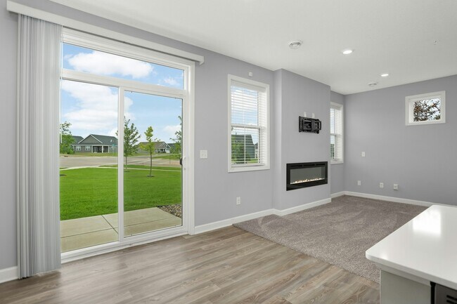Building Photo - 6447 Inspire Cir S