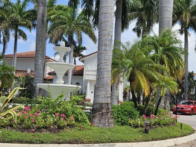 Building Photo - 207 Villa Cir