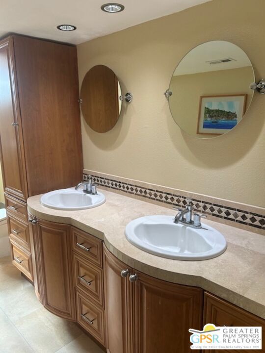 Building Photo - 587 N Saturmino Dr