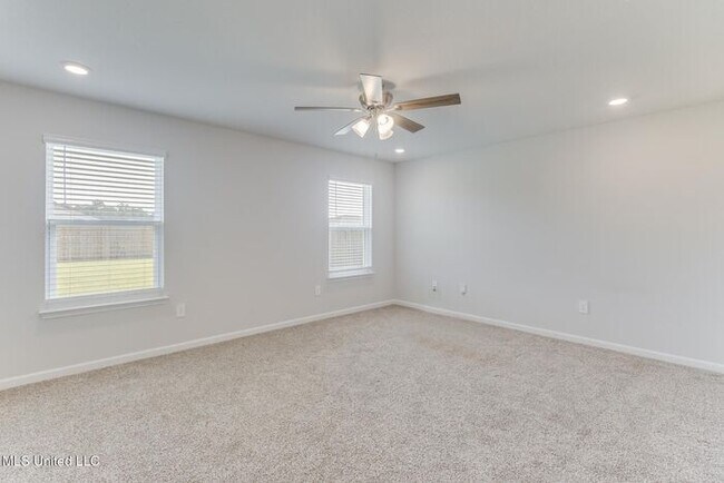 Building Photo - 1057 Enclave Cir