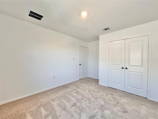 Building Photo - 519 Vantage Dr