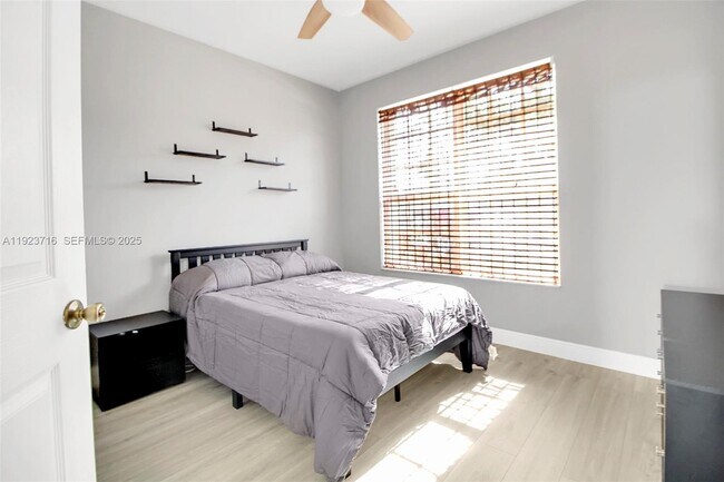 Building Photo - 15875 SW 149th Ln