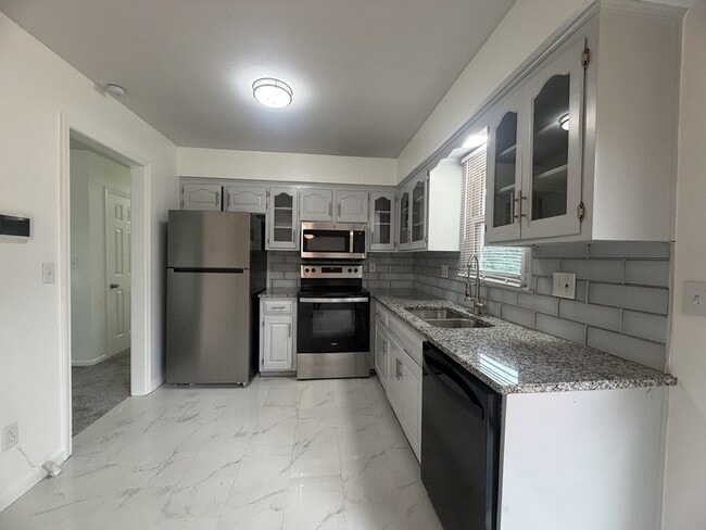 Building Photo - 1208 S Mayview Ave