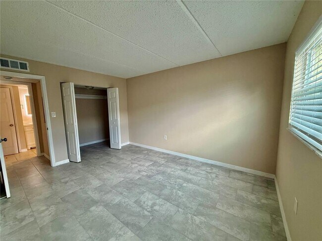 Building Photo - 11700 Park Blvd