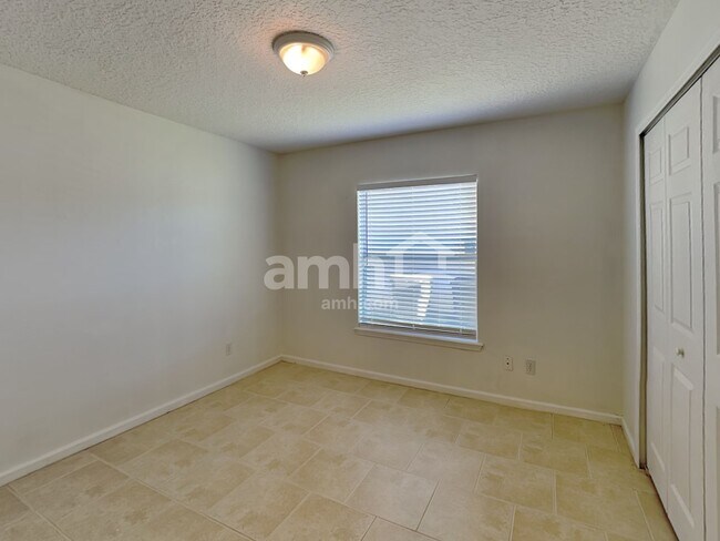 Building Photo - 9140 Prosperity Lake Dr