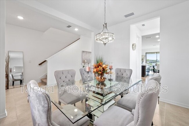 Building Photo - 12195 Stirrup Dr