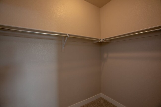 Building Photo - 4902 Brookfield Dr