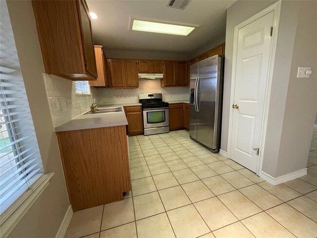 Building Photo - 14828 Single Trce