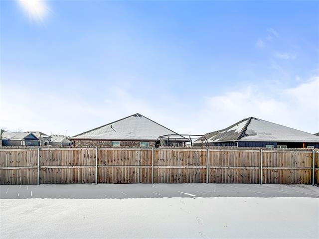 Building Photo - 2800 Orchid Dr