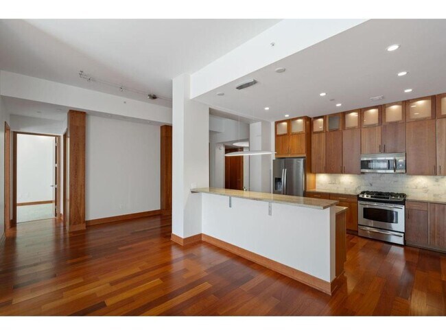 Building Photo - 100 3rd Ave S