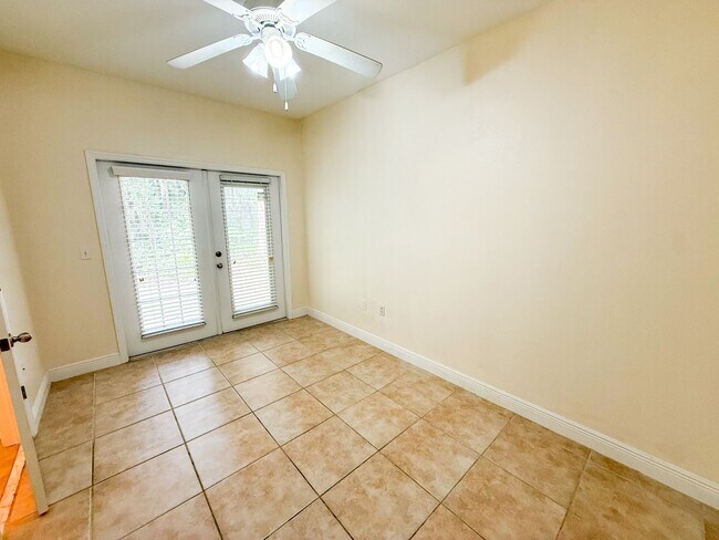 Building Photo - Chase Hollow #46