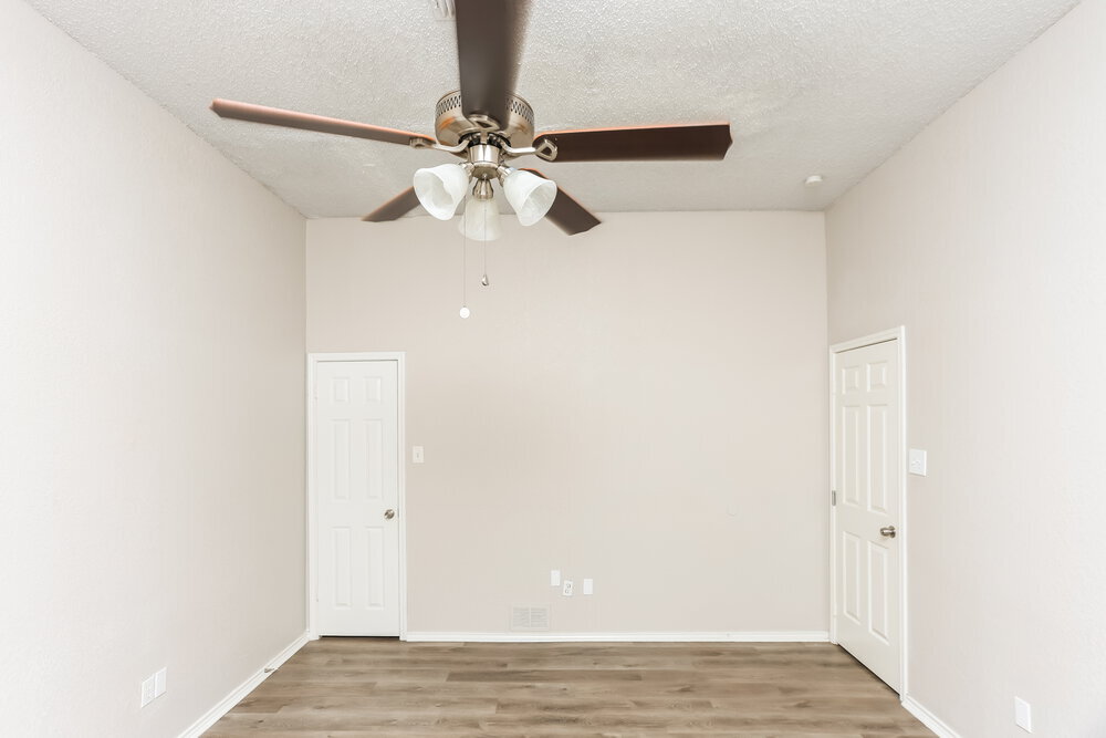 Building Photo - 2221 Collier Ct