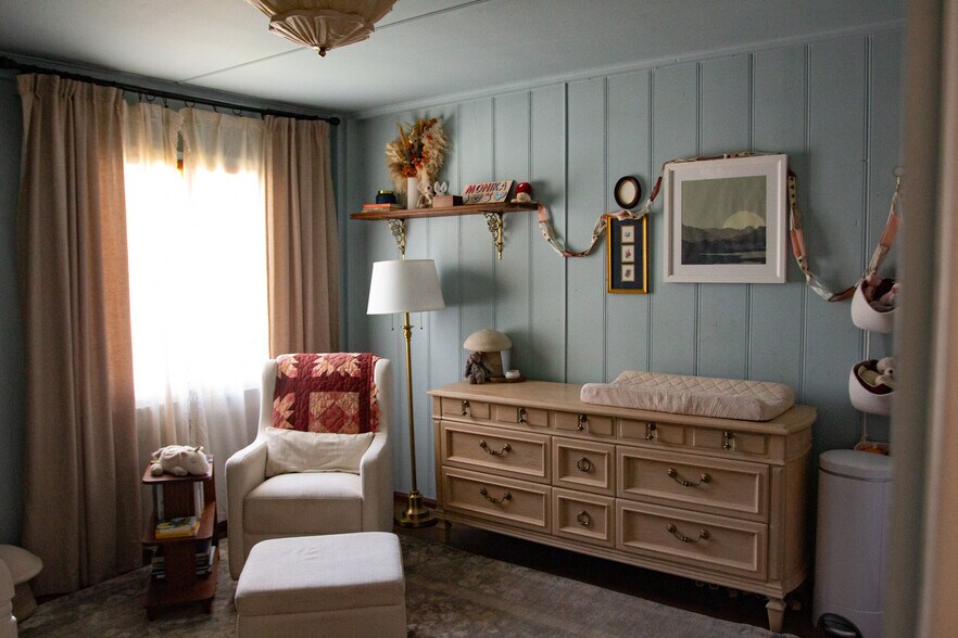 Building Photo - 170 N Arnaz St