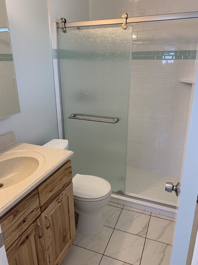 Building Photo - Beautifully Renovated Canal Home