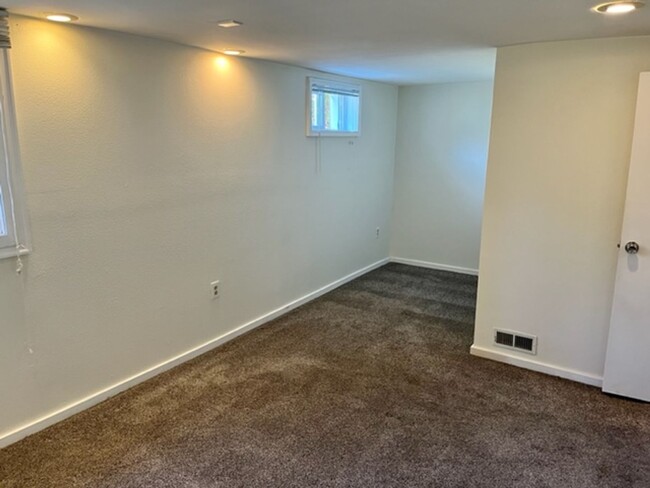 Building Photo - YUNG DUPLEX