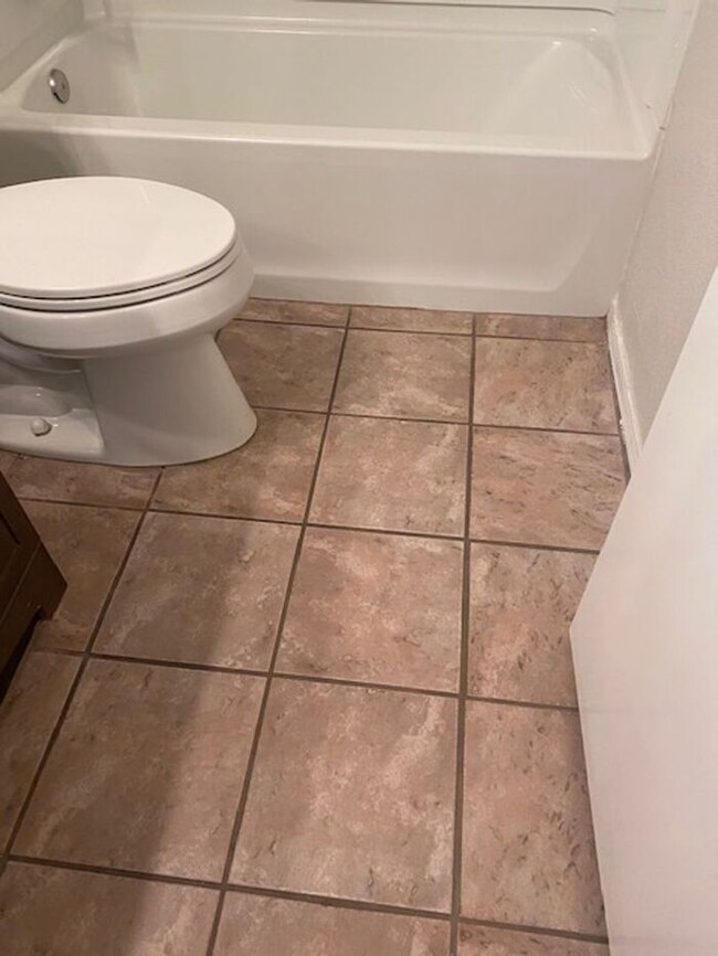 Building Photo - $2,350 3 Bedroom Gilbert 85296 Home For Le...