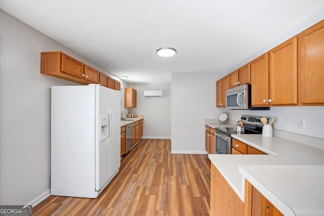 Building Photo - 252 Skyview Rd