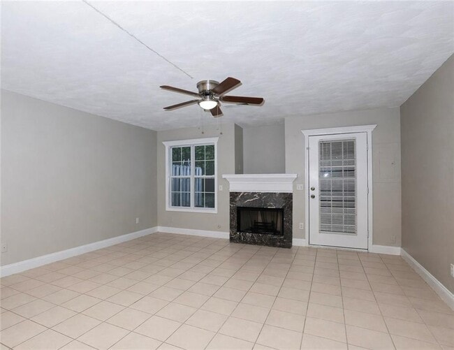 Building Photo - 303 Brookside Way