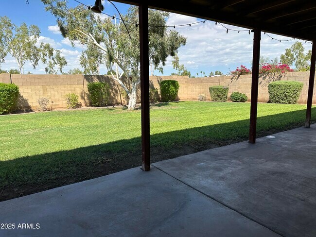 Building Photo - 2514 S Cottonwood Dr