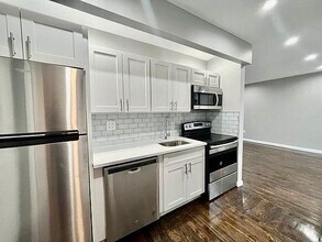 Building Photo - 1 bedroom in BRONX NY 10456