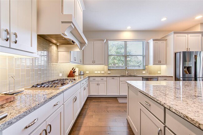 Building Photo - 2403 Juniper Bnd