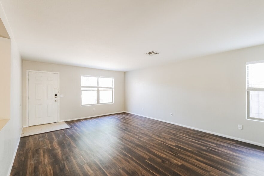 Building Photo - 11815 W Columbine Dr