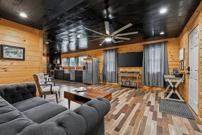 Building Photo - 10730 Barren River Rd