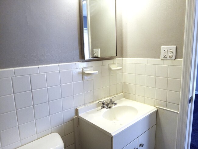 Building Photo - 16885 LahserApt A1-A1