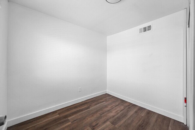 Building Photo - 18202 N Cave Creek Rd