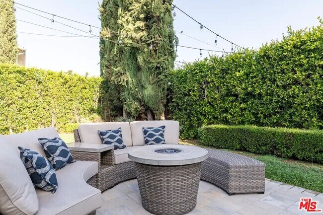 Building Photo - 1207 Reynolds Dr