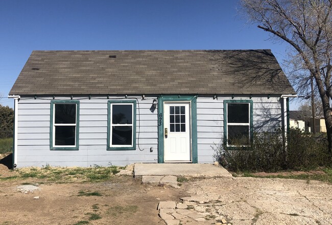 Primary Photo - 623 S Hill St