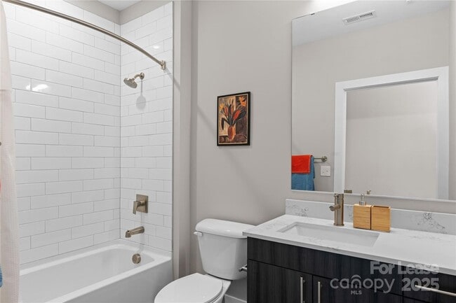 Building Photo - 110 Razades Wy