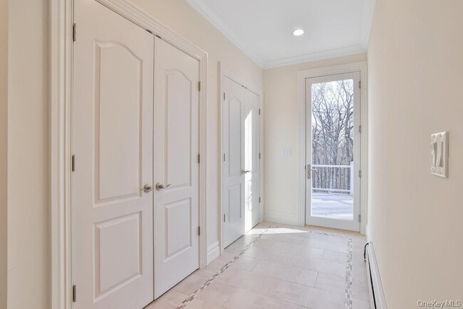 Building Photo - 34 Renfrew Rd