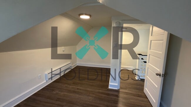 Building Photo - 917 Pembroke Ave