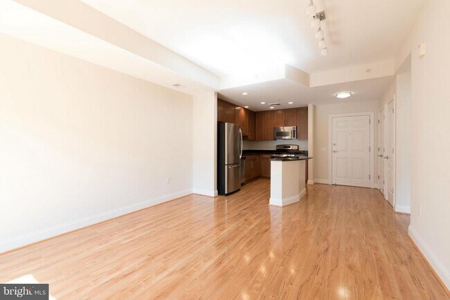Building Photo - 525 N Fayette St