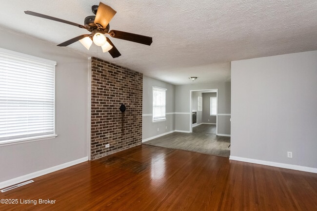 Building Photo - 7706 Poinsettia Dr