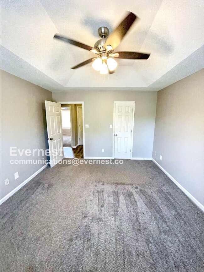Building Photo - 3397 Bradfield Dr