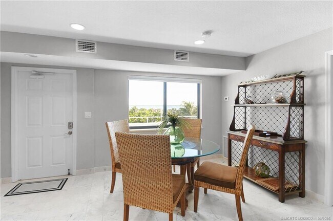 Building Photo - 2375 NE Ocean Blvd