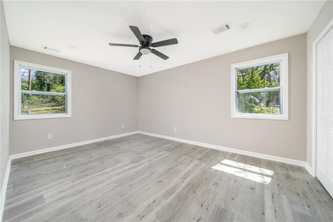 Building Photo - 665 S Eugenia Pl NW