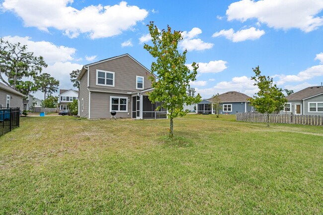 Building Photo - 23 Toxaway Ln