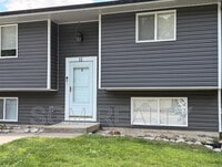 Building Photo - 11 Saddlewood Ln