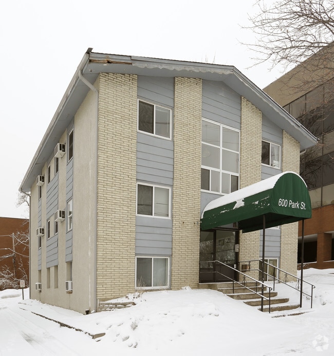 Primary Photo - 600 Park St