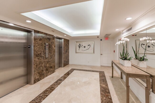 Building Photo - 250 Bradley Pl