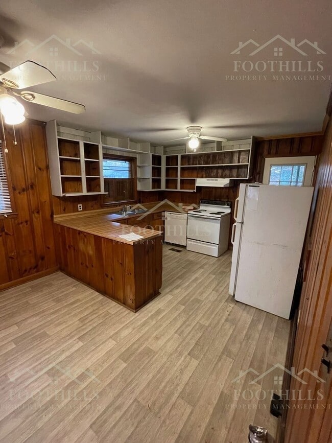 Building Photo - 124 Pickens Cir