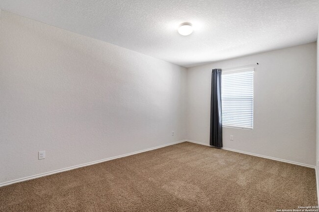Building Photo - 2850 Lindenwood Run