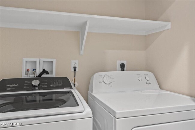 Building Photo - 1406 W Main St